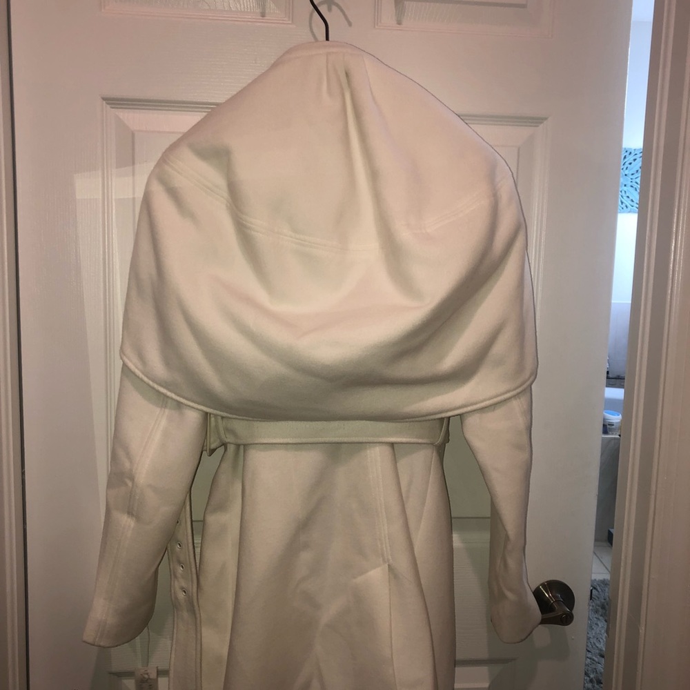 White hooded coat. Size Large.